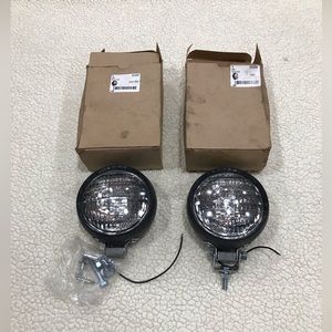 Peterson Mfg. Co Part#: 3320 Sealed Beam Light Lamp w/Bracket, 620W
New …